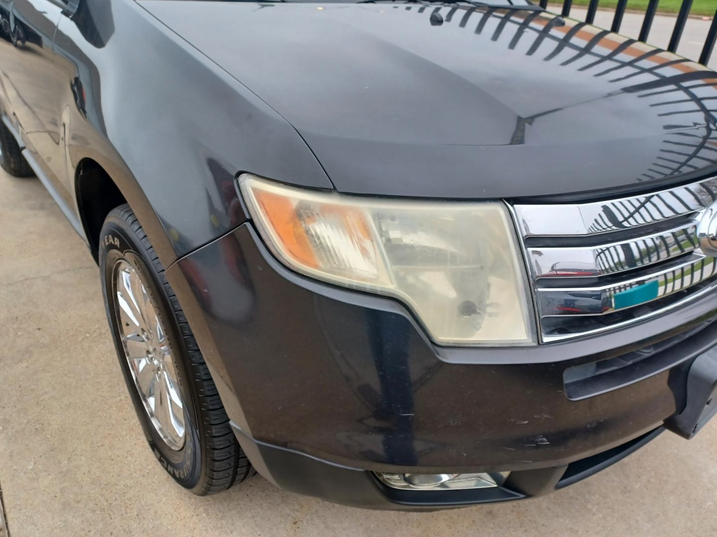 2007 GRAY /BLACK Ford Edge SEL FWD (2FMDK38C47B) with an 3.5L V6 DOHC 24V engine, 6-Speed Automatic Overdrive transmission, located at 2001 E. Lancaster, Ft. Worth, 76103, (817) 336-7000, 32.746181, -97.301018 - Photo#2
